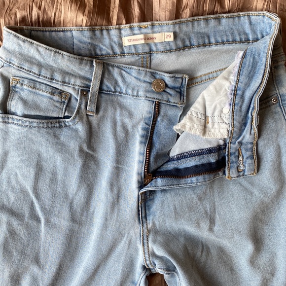 Levi Strauss & Co. 721 High Rise Skinny - Picture 4 of 4